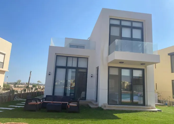 Tawila, 4 Bedroom Villa, Brand New, Directly On A Lagoon