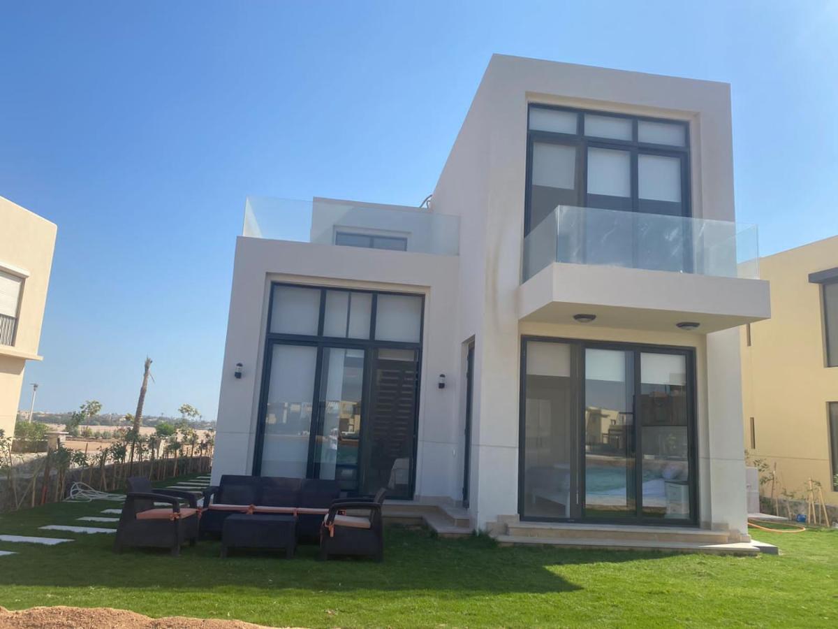 Villa Tawila, 4 Bedroom Villa, Brand New, Directly On A Lagoon